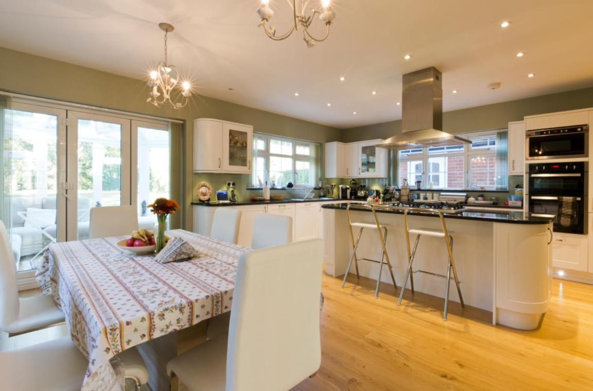 Leafy Suburban Bed And Breakfast Northwood (Greater London) Exterior foto