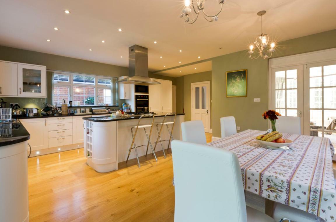Leafy Suburban Bed And Breakfast Northwood (Greater London) Exterior foto